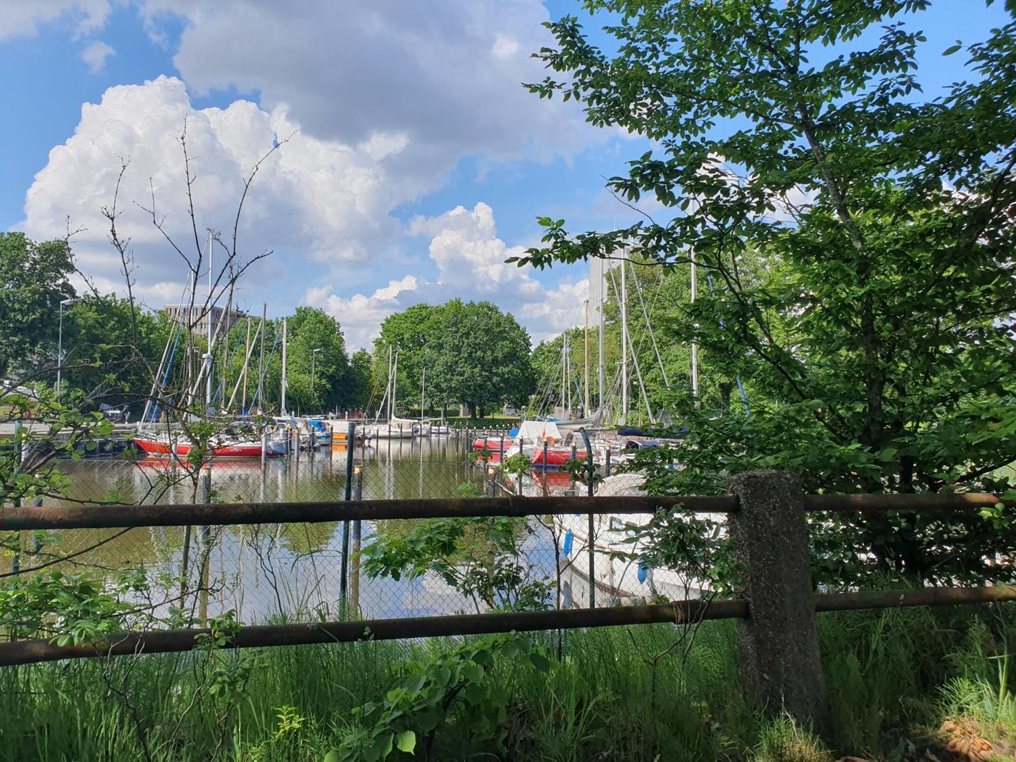 Moebeliertes Wohnen Auf Zeit Am Yachthafen Apartment Bremerhaven Bagian luar foto